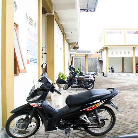 Puri Karomah Syariah Redpartner Hotell Lamongan Exteriör bild